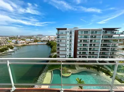 Un balcón o terraza de Pacifika 7007 con vista panorámica a la marina