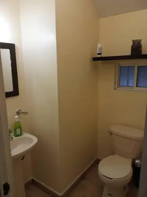 Un baño de Casa completa en privada y con cochera