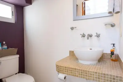 Un baño de Surf House! Bonita casa vacacional en excelente ubicación