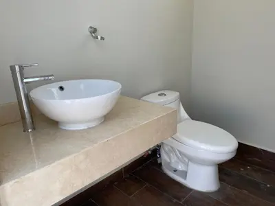 Un baño de Paseo Lomas, muy céntrico y equipado a 5 min playa