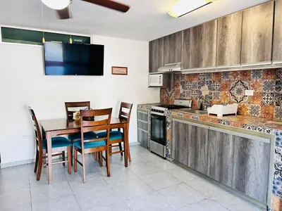 Una cocina o zona de cocina en Meson del capitan 8 depa en el centro!