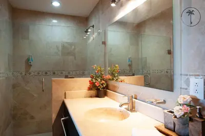 Un baño de Spacious Apartment with Pool Facing the Ocean in Mazatlán - Marina