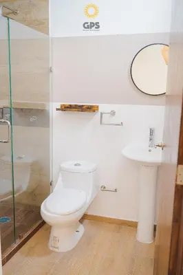 Un baño de a unas cuadras de la plaza machado by G P S rentas