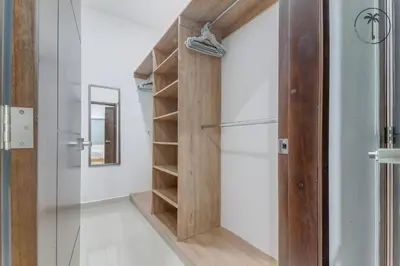 Plano de ISURUS - Dpto con bar, piscina y gimnasio