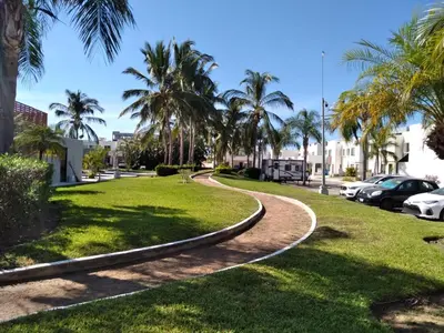 Jardín al aire libre en CASA CERRITOS MAZATLAN