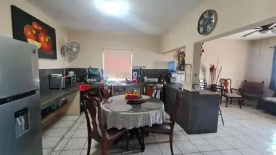 Una cocina o zona de cocina en Casa a pie de playa isla de la piedra