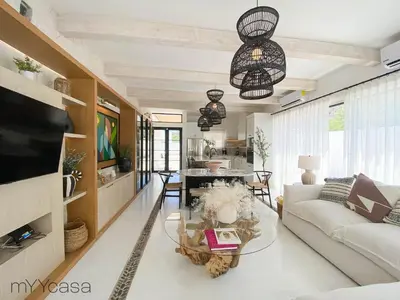 Una televisión o centro de entretenimiento en House with Pool in Sector Bahia, Close to the Beach - Casa Amalia