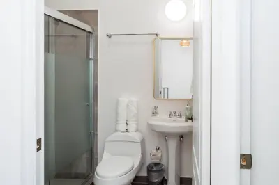 Un baño de Cómoda Villa para pasar momentos increíbles