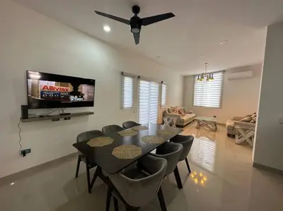 Una televisión o centro de entretenimiento en Departamento isla central 2