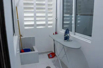 Un baño de Comodo depa vacacional