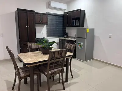 Una cocina o zona de cocina en TWO bedroom apartment 101